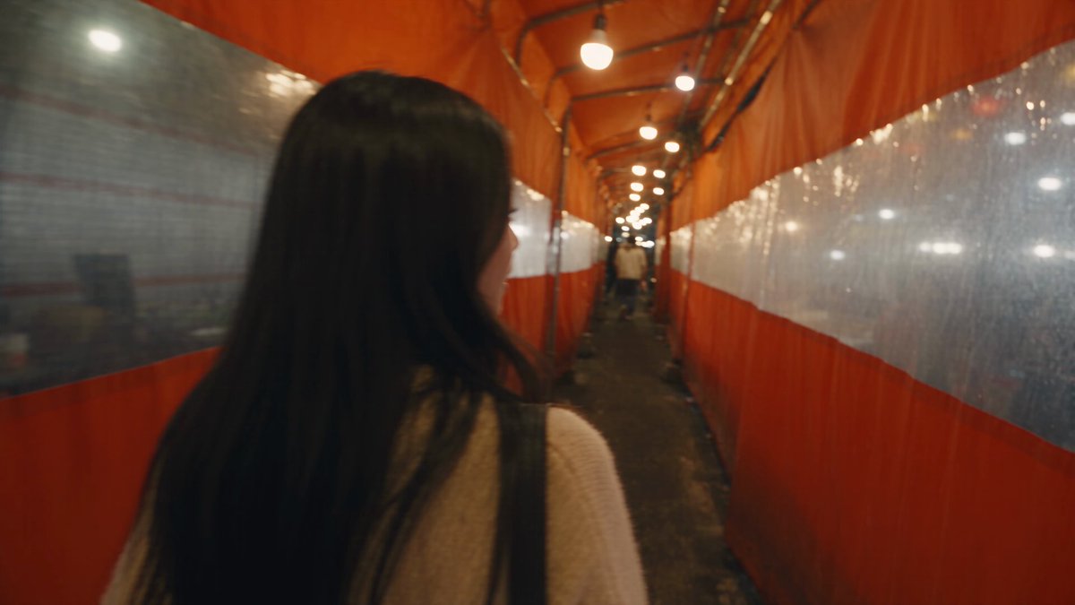Handheld Busan Vacation Vlog Video Prompt — example output