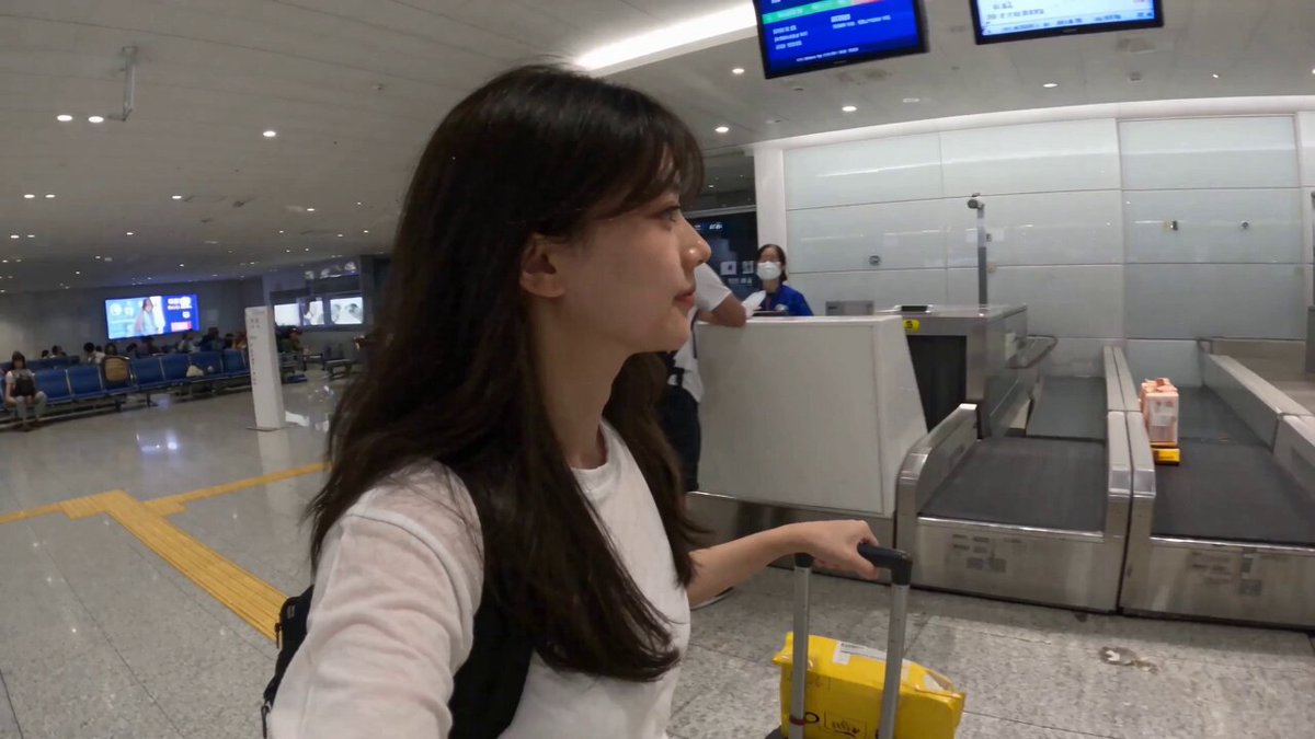 Smartphone Style Tokyo Travel Vlog — example output